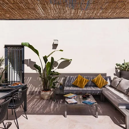 Mit Terrasse By Interhome Lägenhet Noto